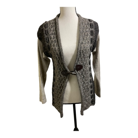 Vanity Italian womens cardigan knit mohair and wool blend. Size medium. … - Picture 12 of 14